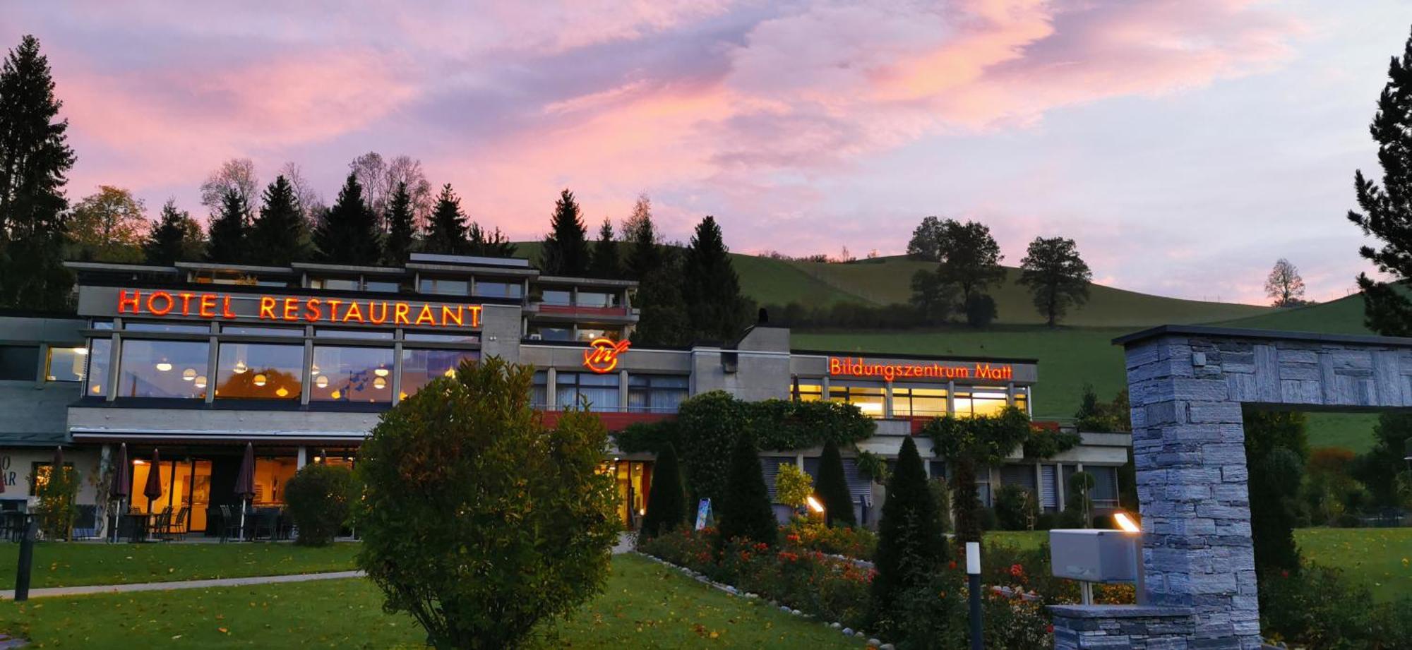 Hotel & Bildungszentrum Matt Schwarzenberg Exteriör bild